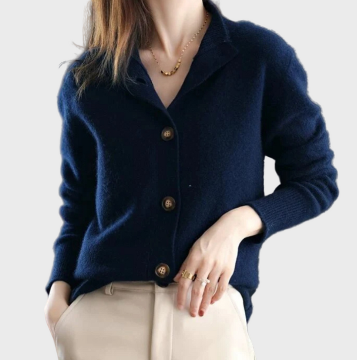 Elegant and Comfortable Knitted Cardigan