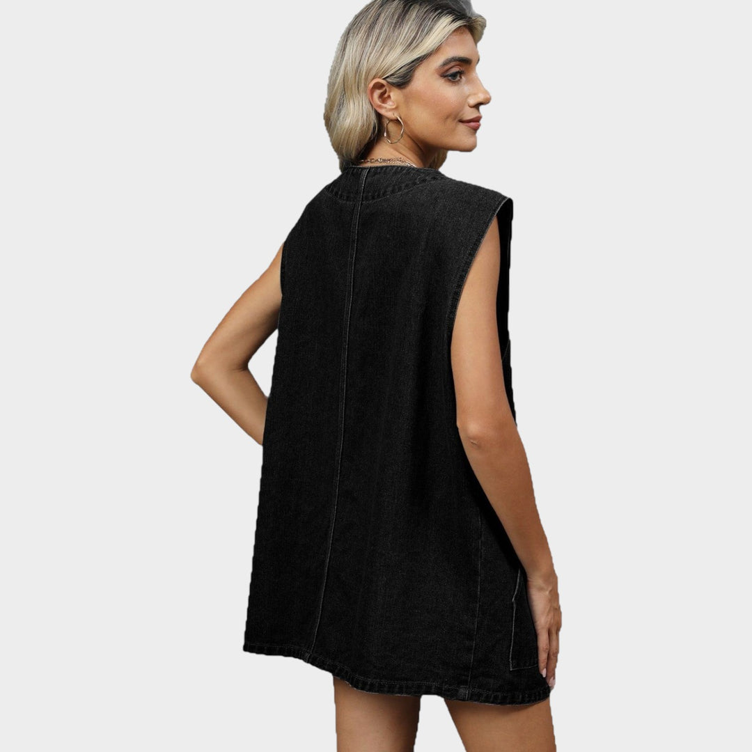 Denim Vest For Women With A Relaxed Cut And Practical Pockets