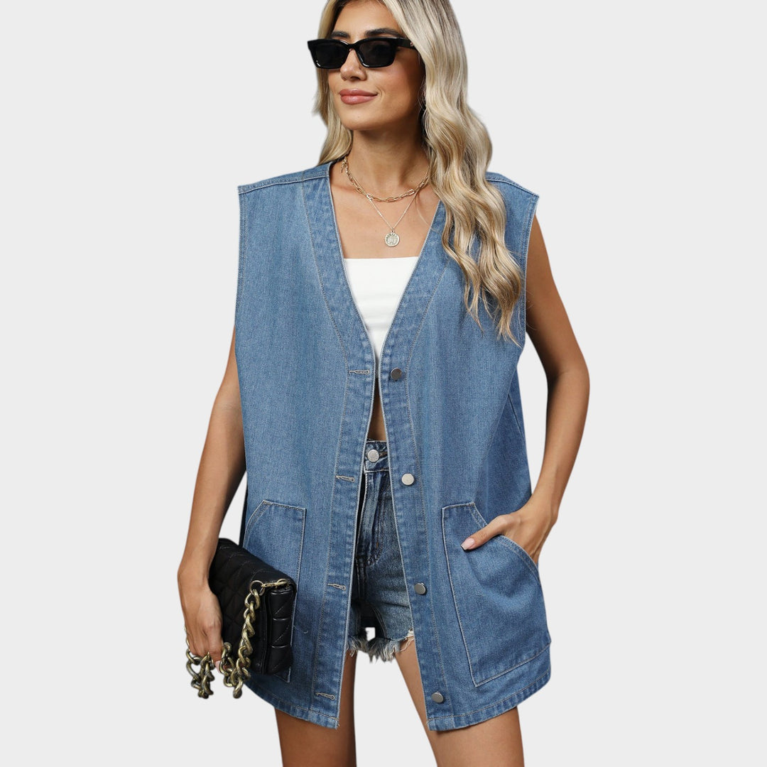 Denim Vest For Women With A Relaxed Cut And Practical Pockets