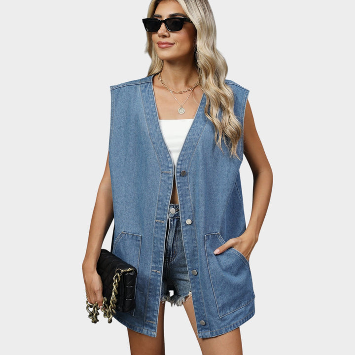 Denim Vest For Women With A Relaxed Cut And Practical Pockets