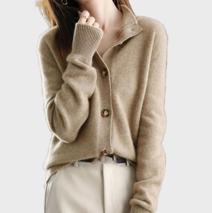 Elegant and Comfortable Knitted Cardigan