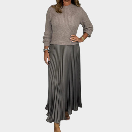 Women's Matching Set Knit Sweater & Pleated Skirt