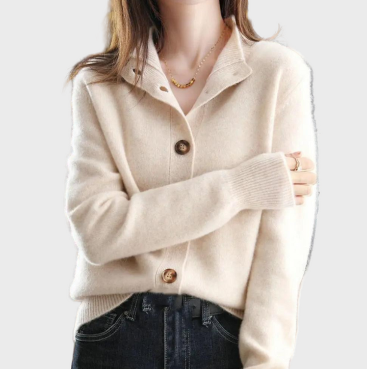 Elegant and Comfortable Knitted Cardigan